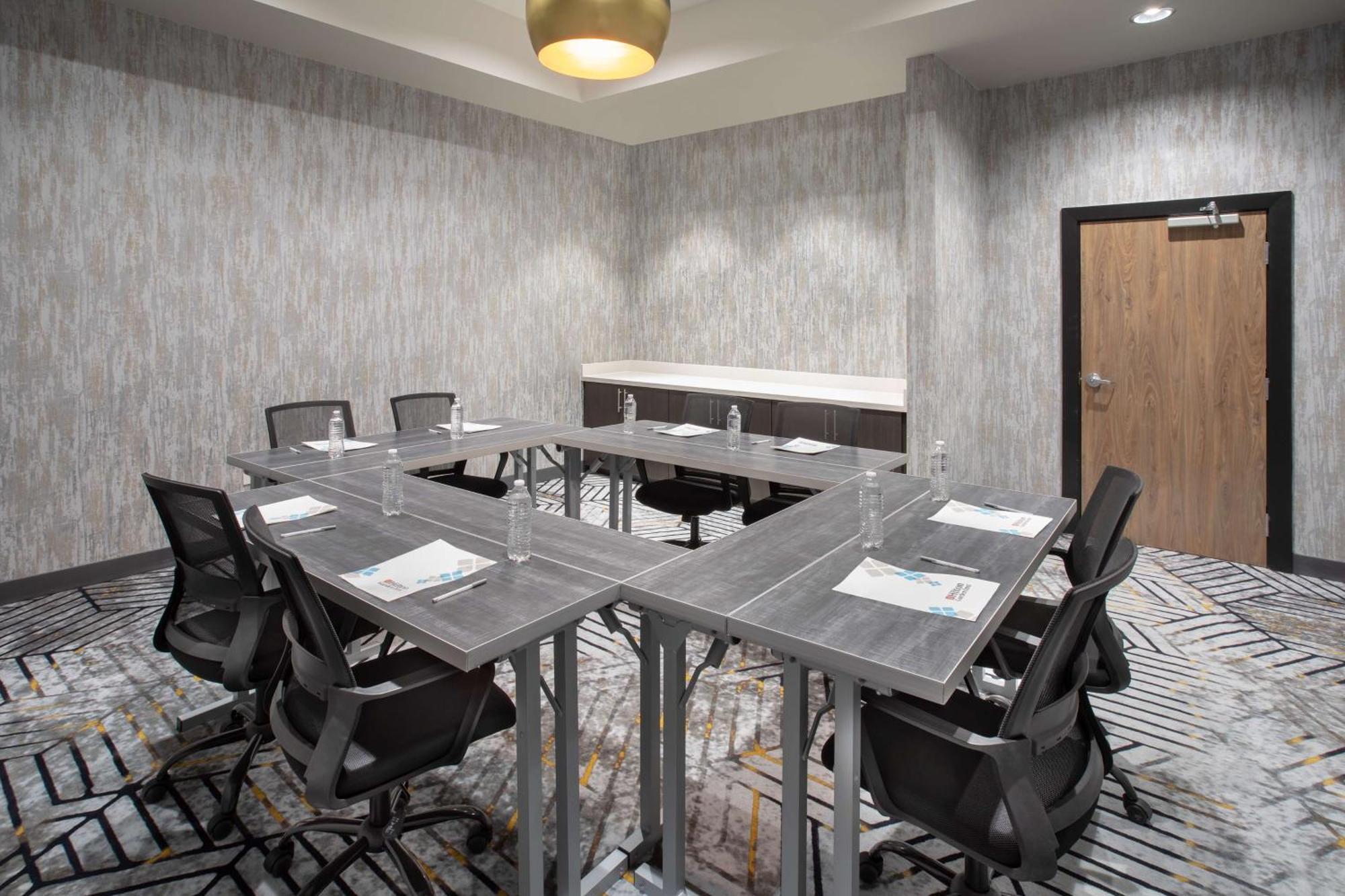 Hilton Garden Inn Hays, Ks Esterno foto